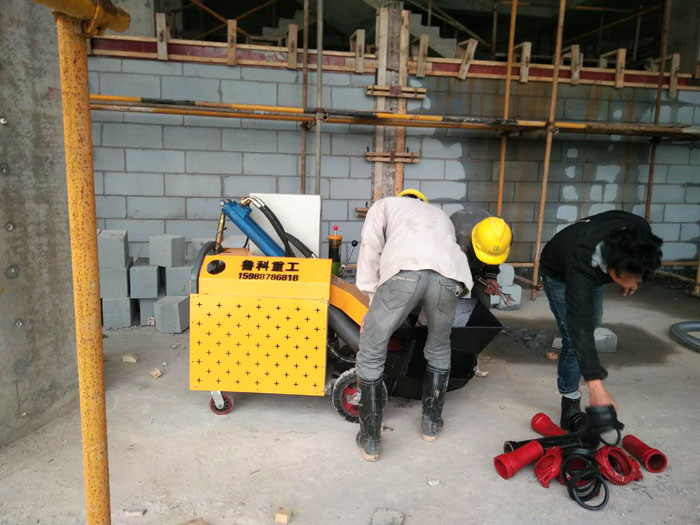 10月16日常州二次結(jié)構(gòu)柱輸送泵廠家合作成章建設(shè)常州弘陽廣場項目