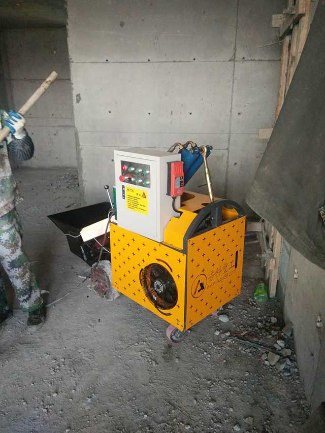 二次構造柱泵現(xiàn)場施工