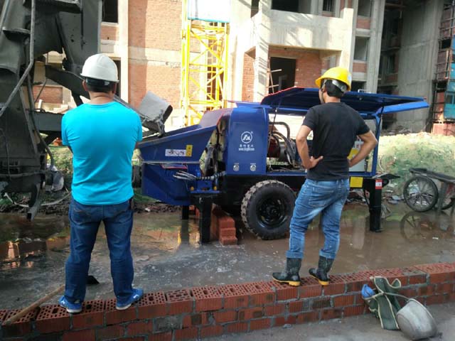 小型細(xì)石混凝土泵車(chē)