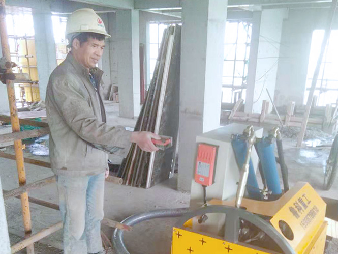 二次構(gòu)造柱泵澆筑機(jī)合作振華建設(shè)趙庫地區(qū)安置房(金熹園)項(xiàng)目 二次構(gòu)造柱泵澆筑機(jī)合作振華建設(shè)趙庫地區(qū)安置房(金熹園)項(xiàng)目